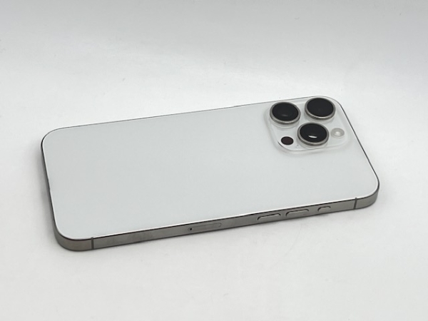Refurbished iPhone 15 Pro Max titan weiß